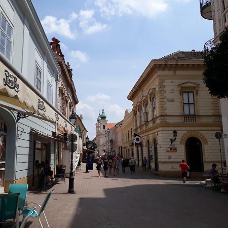 Sunny City Center Pécs Exterior foto